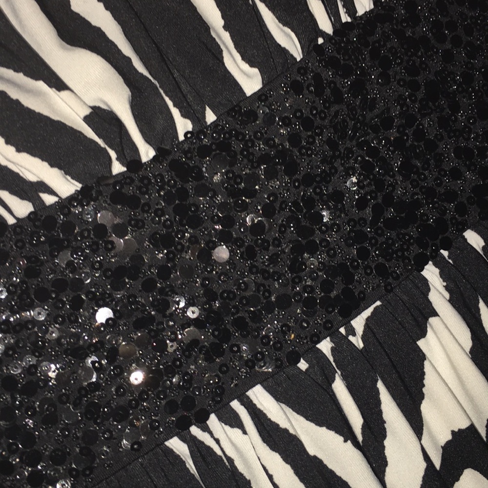 Dress - Picture 4 of 5